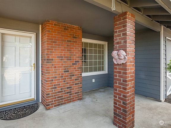 2nd image of 613 S 188th Street