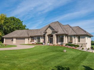 2135 Carriage Ln, Wayzata, MN 55391
