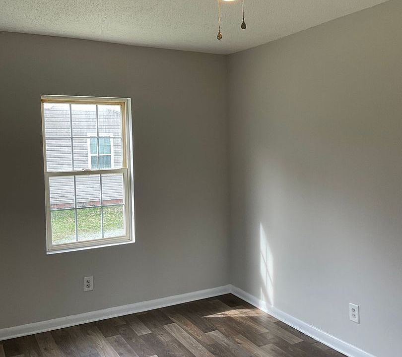 1st image of 1043 Mountain Crest Dr