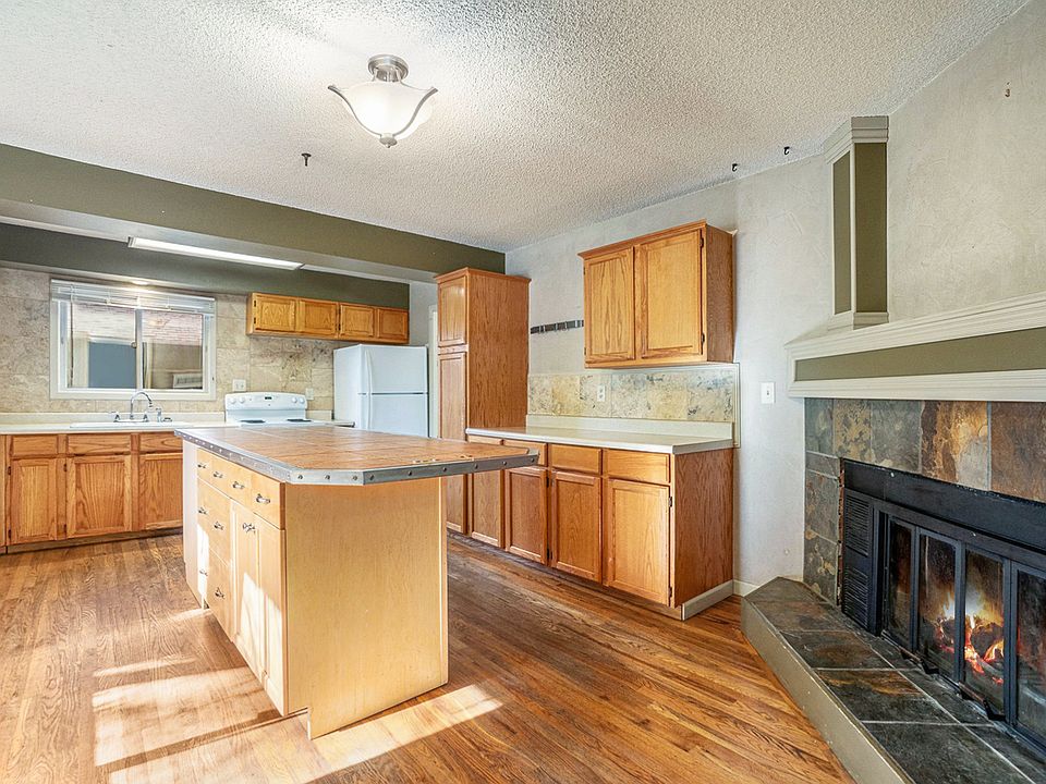1st image of 2807 Dunbar Ave