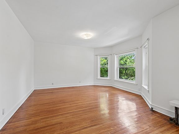 4th image of 5715 S Blackstone Ave #2S