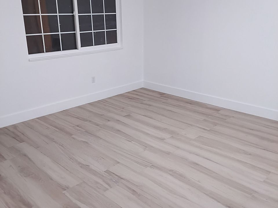 1st image of 304 Lilly St