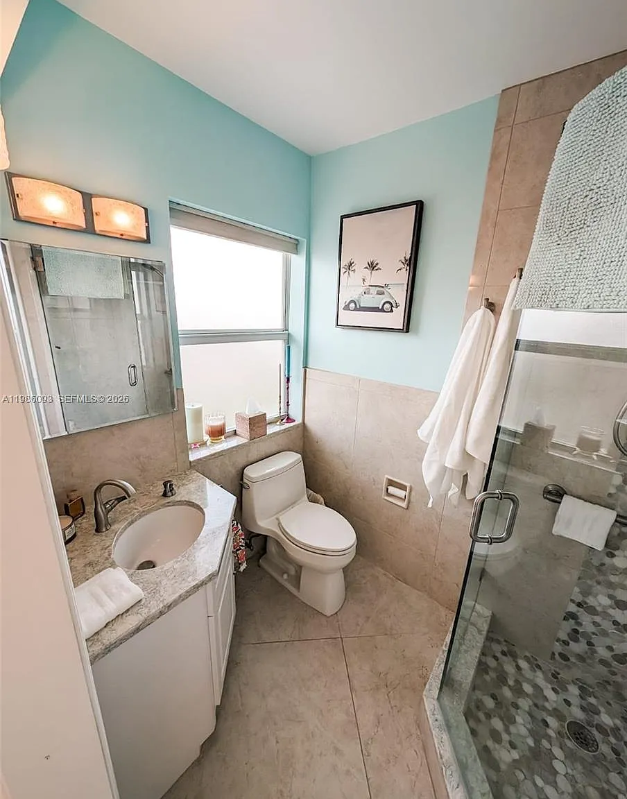 Tiffany Apts Co-Op — Photo 4