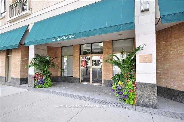 935 Royal York Rd #305
