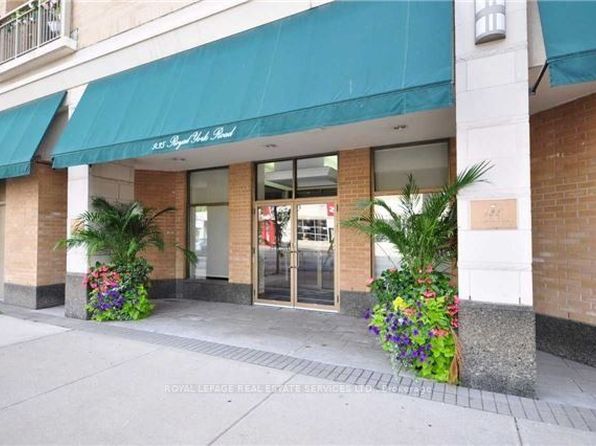 935 Royal York Rd #305, Toronto, ON M8Y 4H1