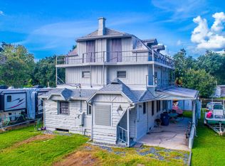 5460 Circle Dr, Weeki Wachee, FL 34607