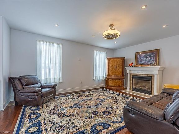 2nd image of 514 Fishers Glen Rd