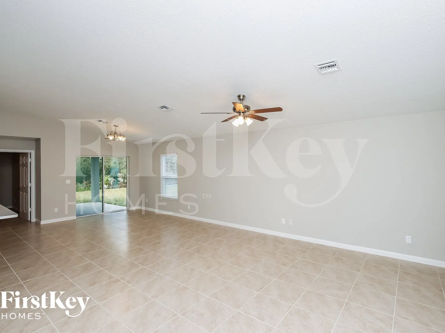 4 bed, 2.0 bath, 1833 sqft, $2,275 — Photo 3
