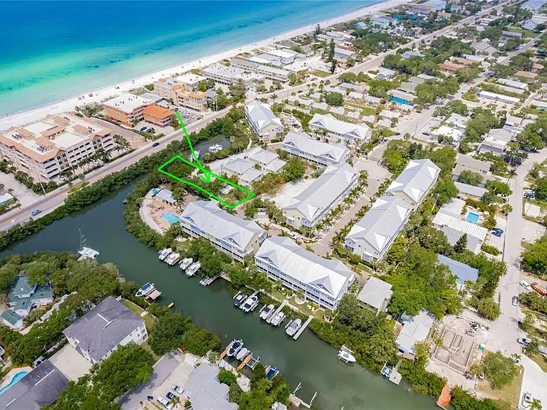 114 Haven Beach Dr — Photo 2