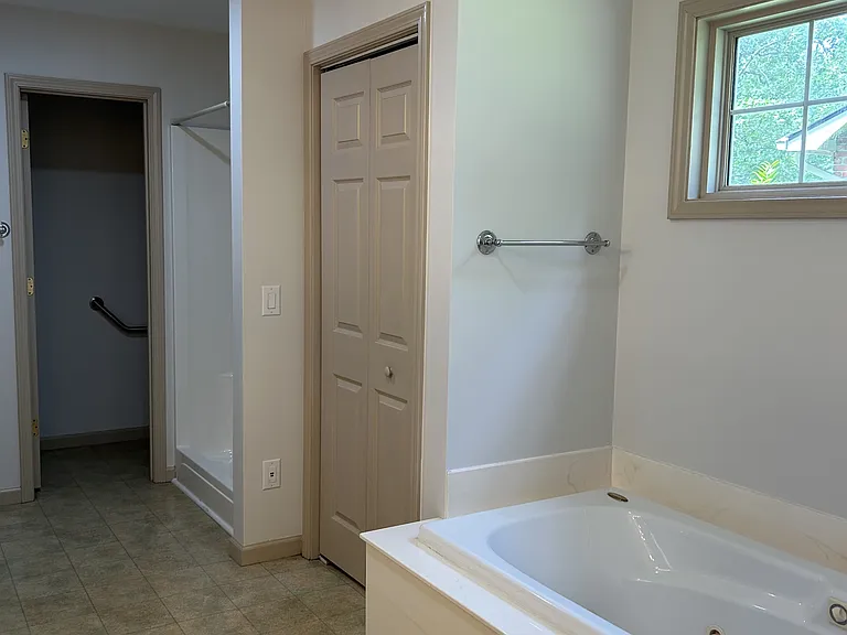 129 Ivy Ln — Photo 14
