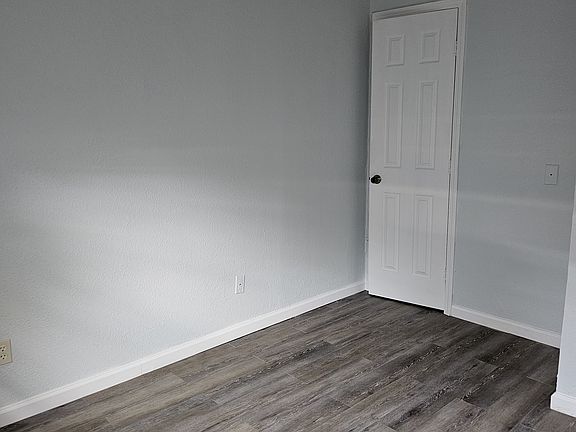 5th image of 904 SE 69th St