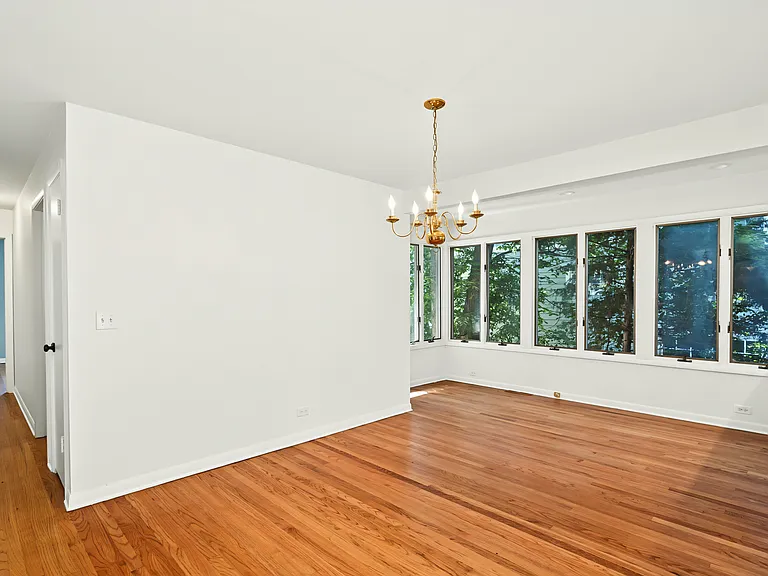 673 N Park Blvd — Photo 8