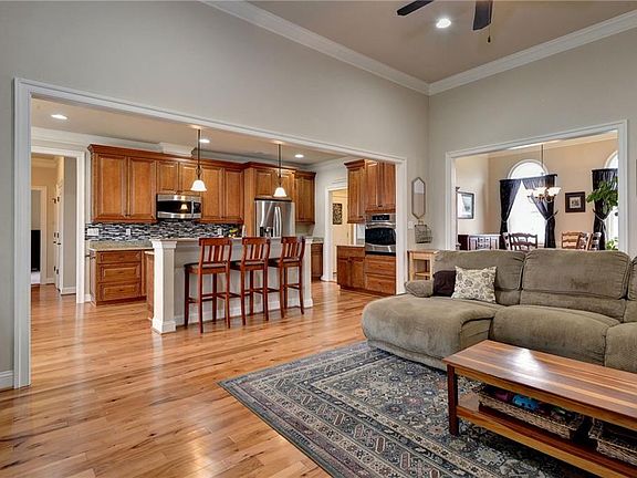 5th image of 3103 Summerhouse Dr