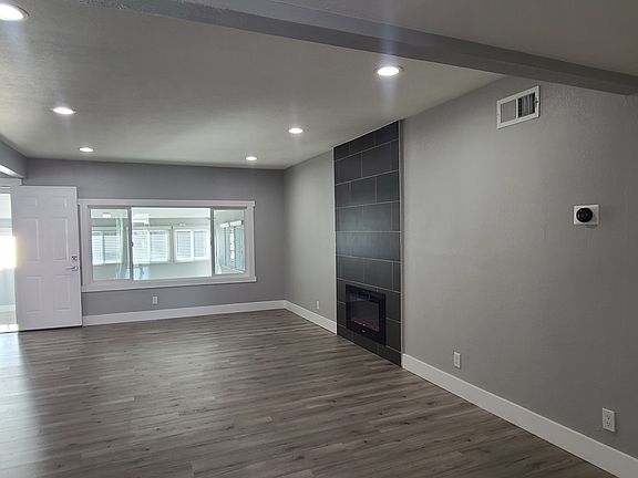 4th image of 2048 Mardel Ln