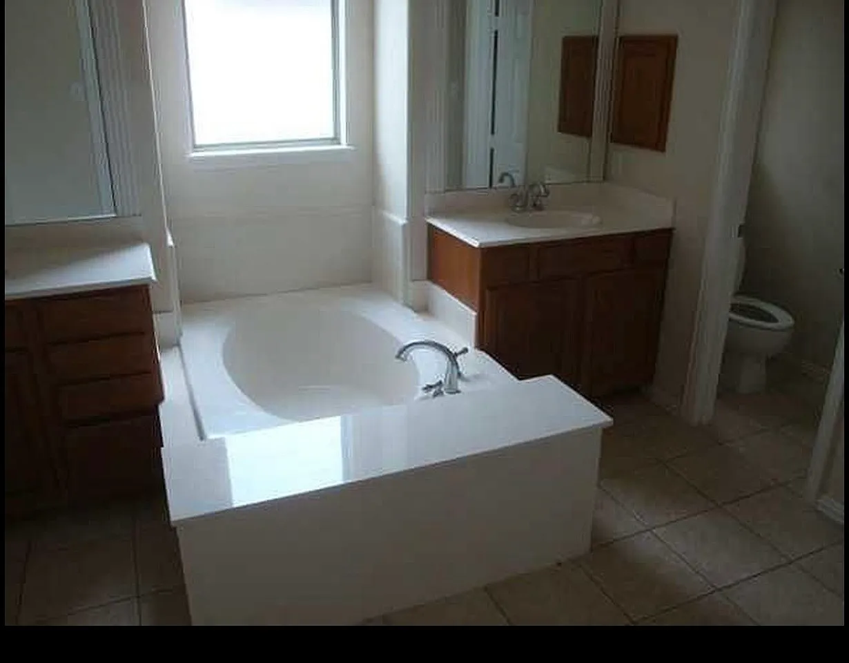 4 bed, 2527 sqft, $2,950 — Photo 3