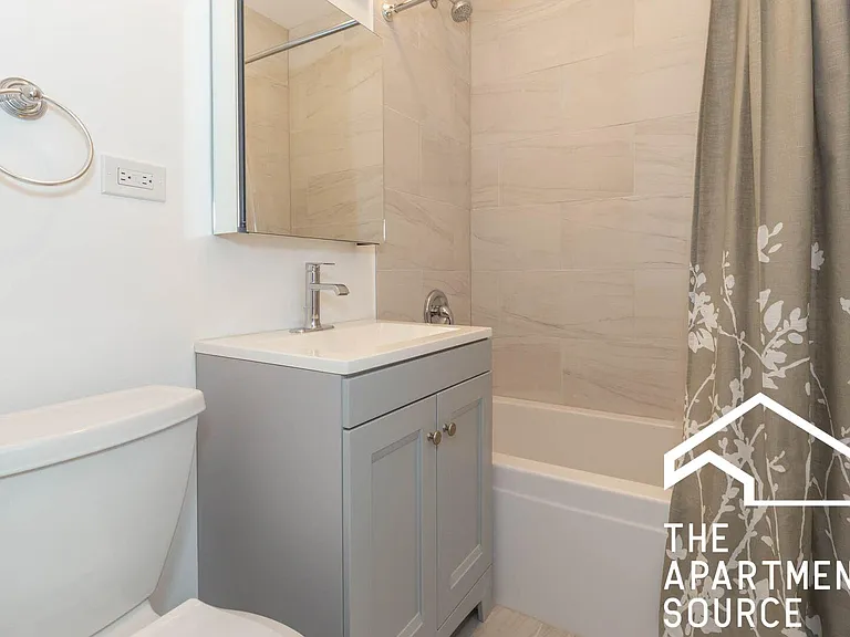 4841 N Wolcott Ave #3 — Photo 4