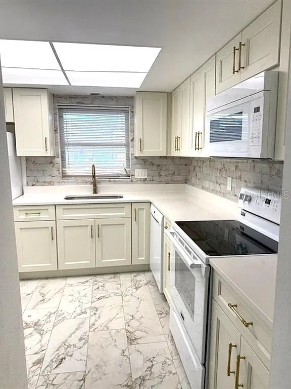 2 bed, 2.0 bath, 1230 sqft, $2,300 — Photo 3