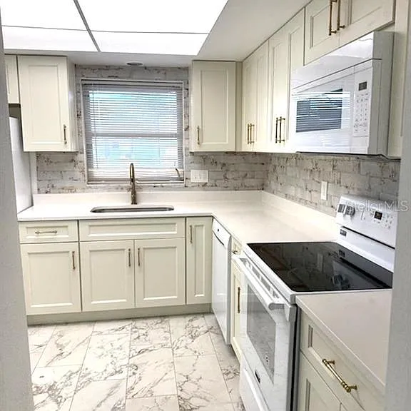 610 Indian Rocks Rd N #103 — Photo 3