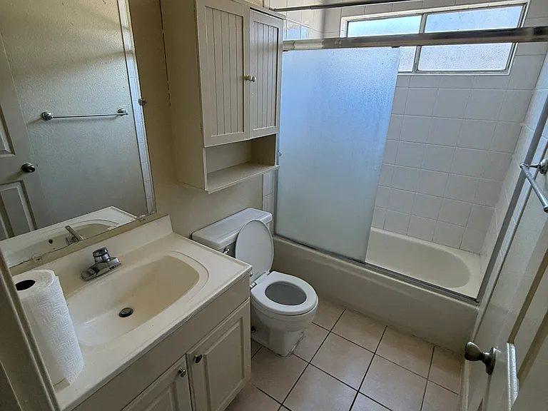 3114 Coffee Rd — Photo 13