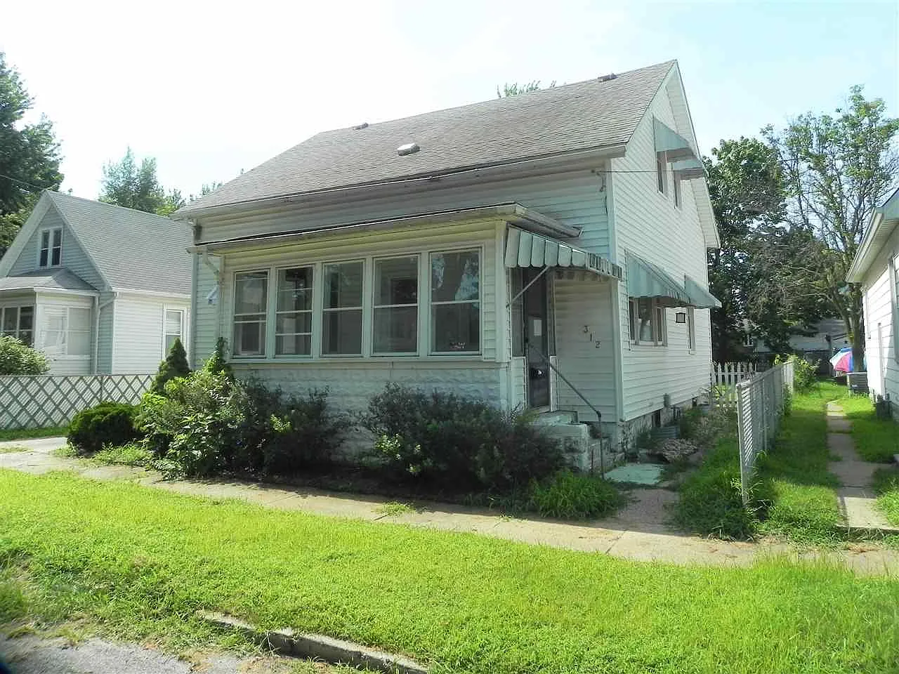 312 Franklin St photo 1