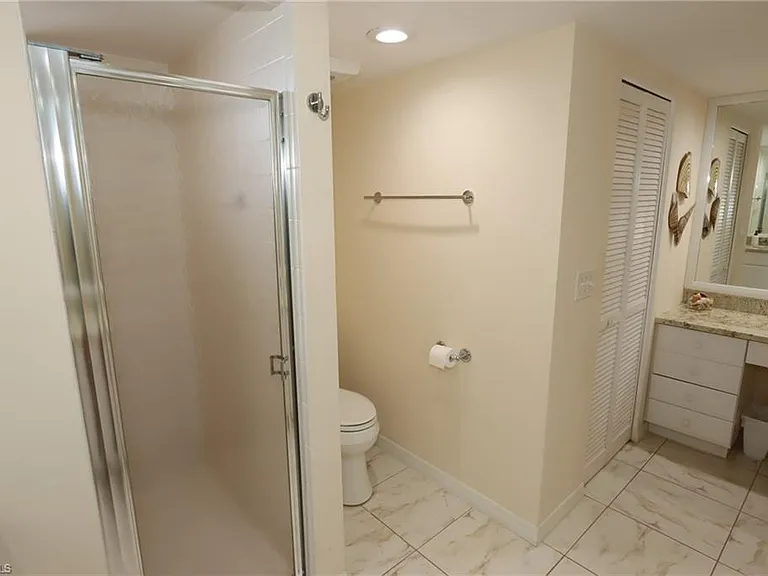 5550 Heron Point Dr #902 — Photo 17