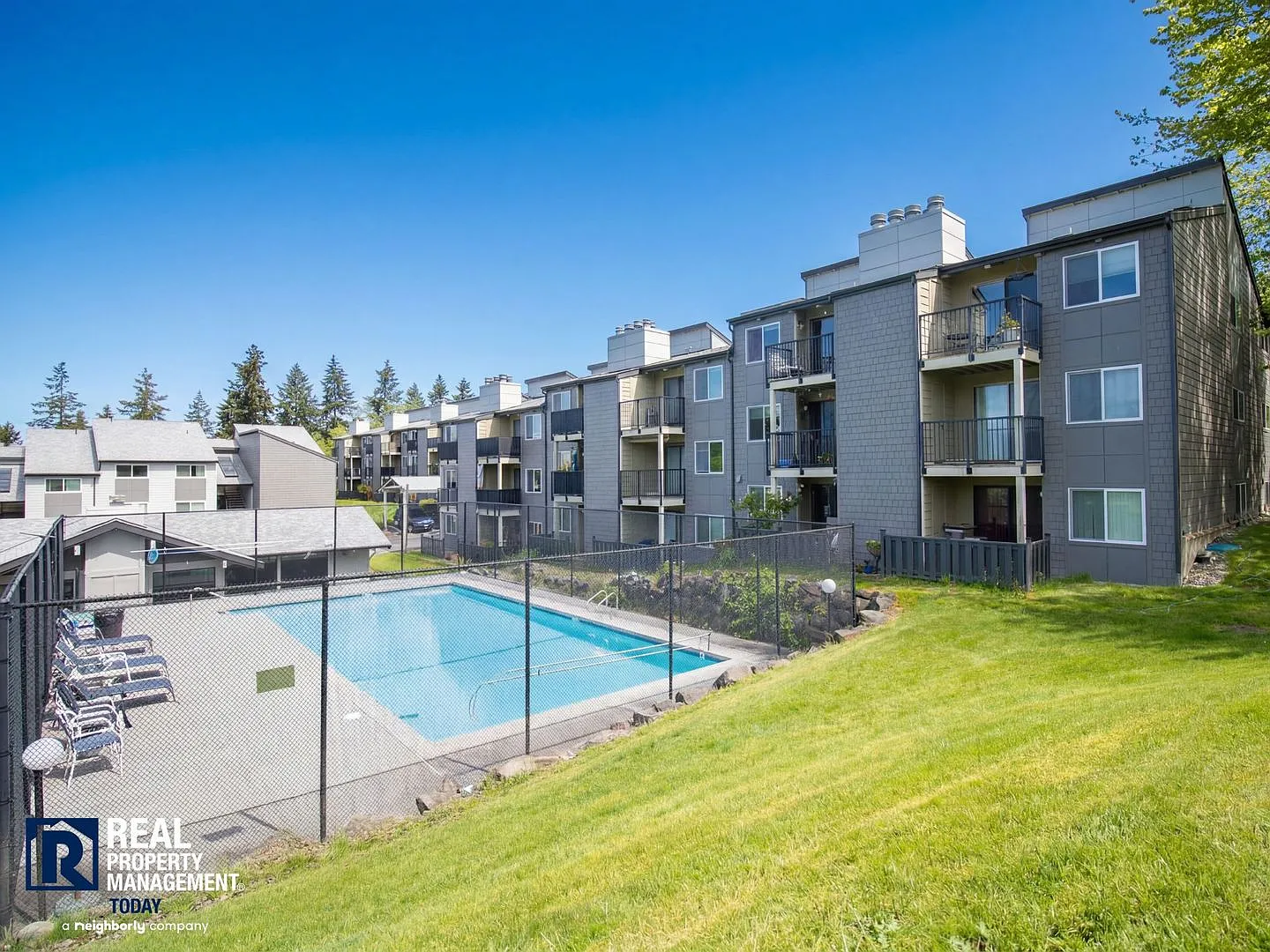 Renton Condo with Private Patio, Pool & Covered Parking! — Photo 1