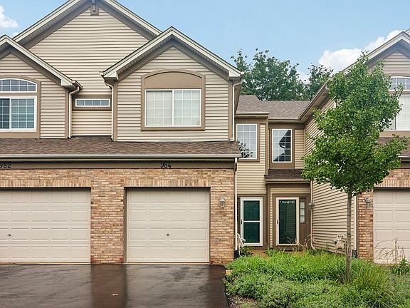 2nd image of 984 Parkhill Cir