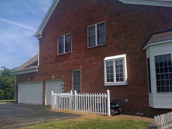 Side View/Garage