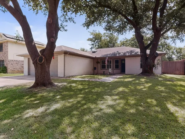 6804 Richfield Dr, North Richland Hills, TX 76182