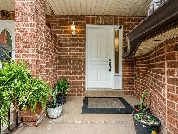 2nd image of 2597 Addingham Cres