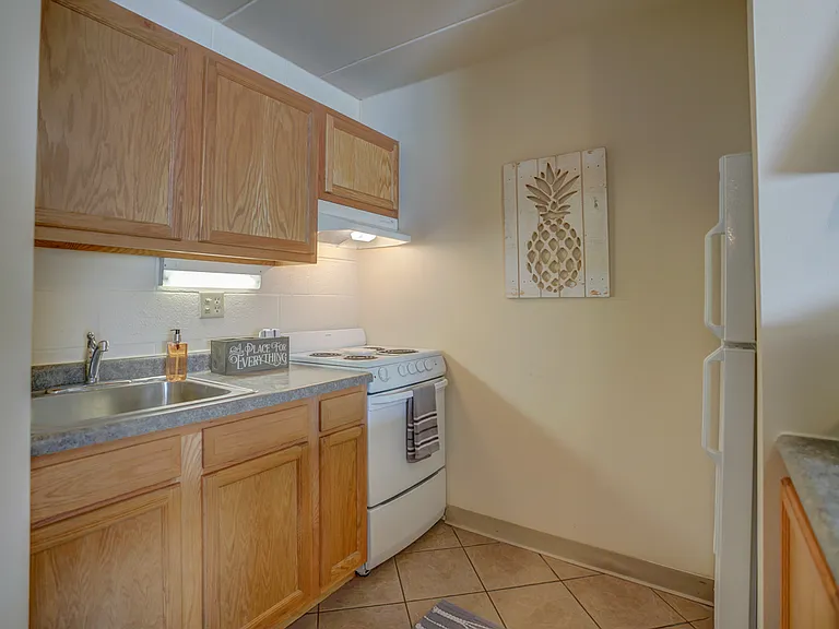 Inez Apartments — Photo 4