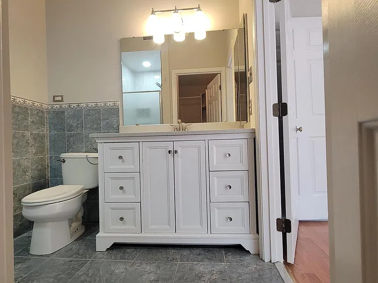 8702 Castlerock Ct — Photo 37