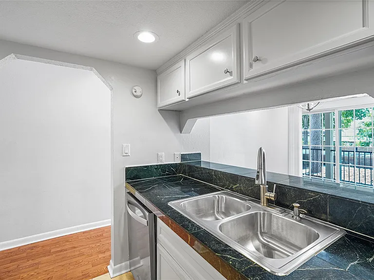 12633 Memorial Dr #118 — Photo 7