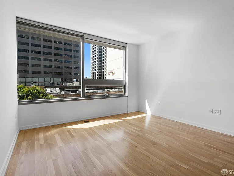 1 Hawthorne St #4F — Photo 5