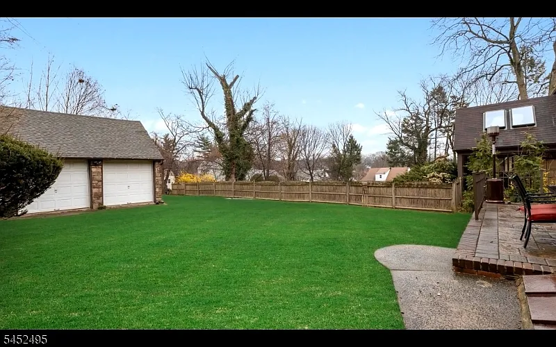 4 bed, 3.0 bath, $5,400 — Photo 4