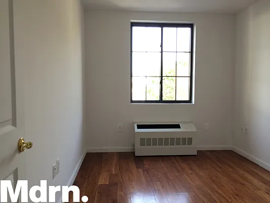 Rented by Mdrn Residential | media 3