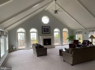 1102 Hillcrest Rd, Akron, PA 17501