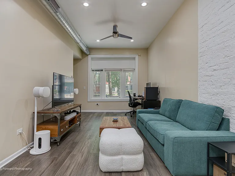 522 N Armour St #1 — Photo 8