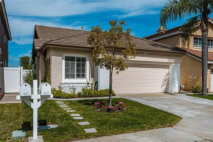 927 S Firefly Dr — Photo 1