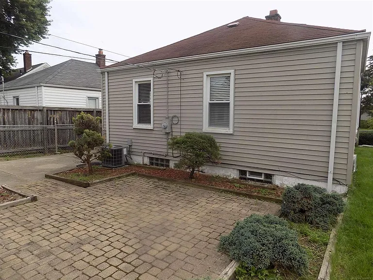 3602 Ravena Ave — Photo 2