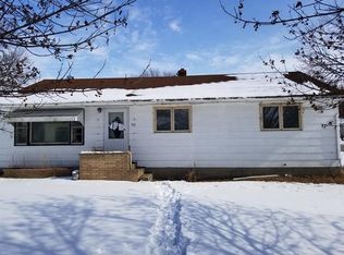 102 1st St NW, Fairfax, MN 55332