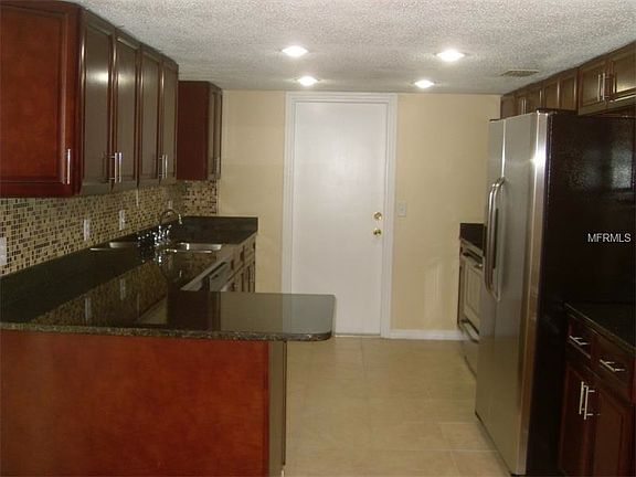 4th image of 807 N Lavon Ave