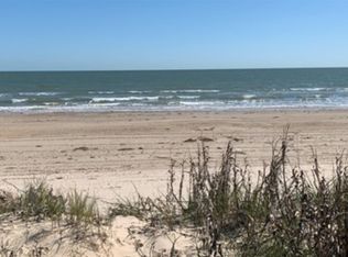 995 Alicia Dr, Gilchrist, TX 77617