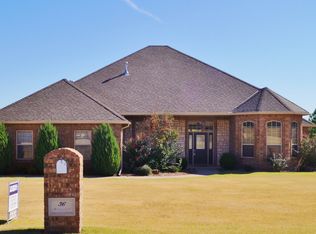 36 NW Sandy Trail Ln, Lawton, OK 73505