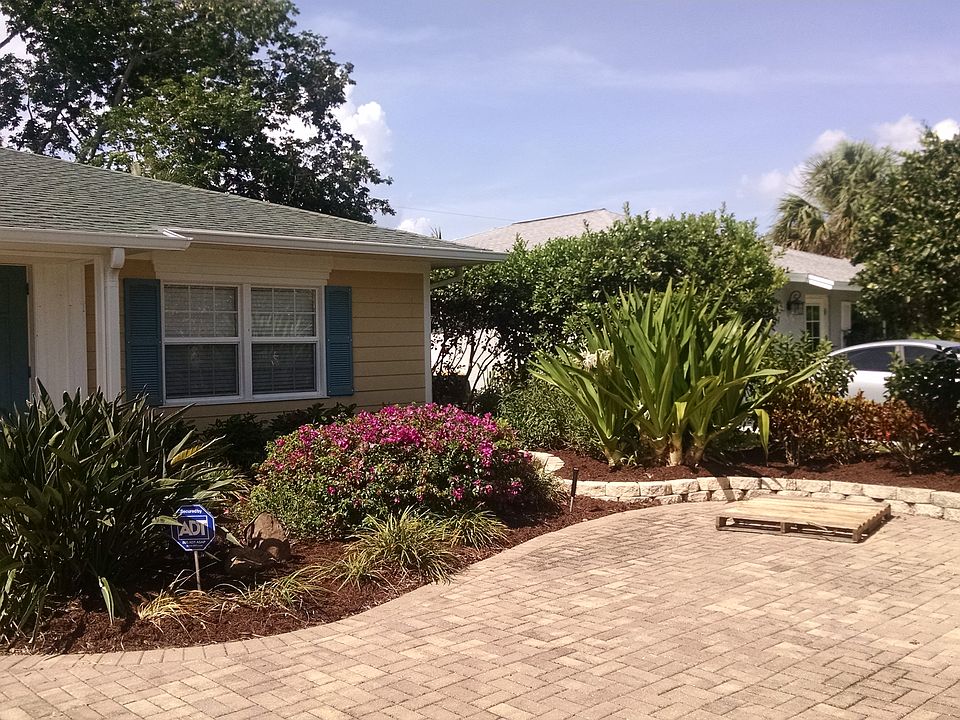 1st image of 713 97th Ave N