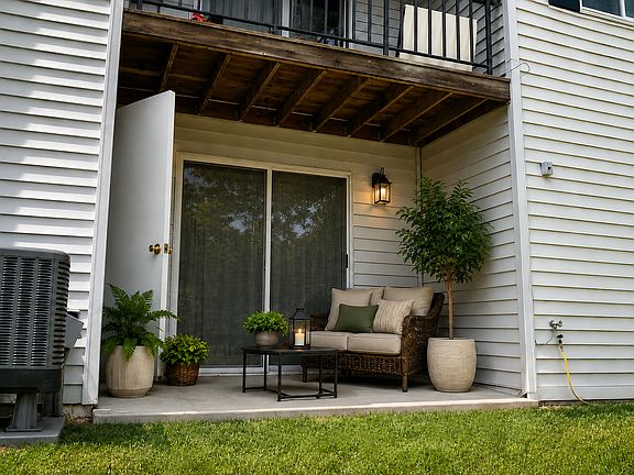 3rd image of 5 Lockhart Cir APT C