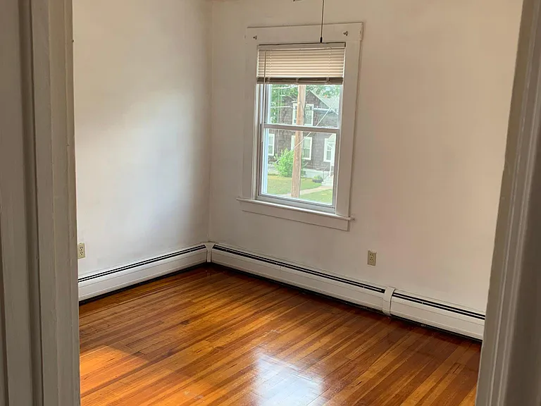 10 Bank St #10 — Photo 14