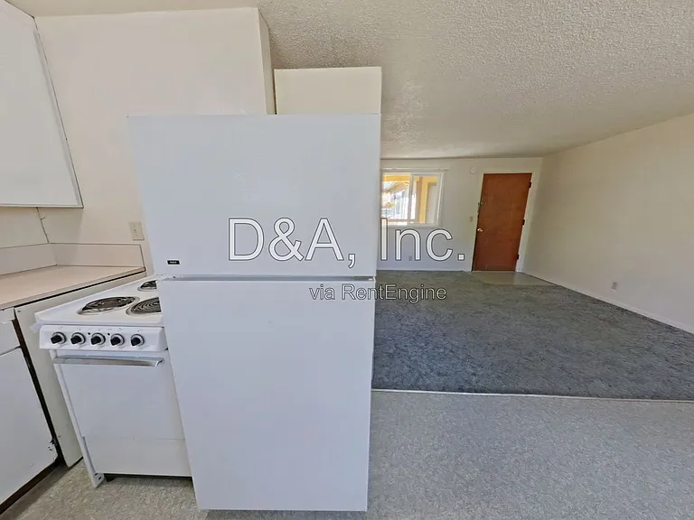 429 SW 9th St — Photo 5