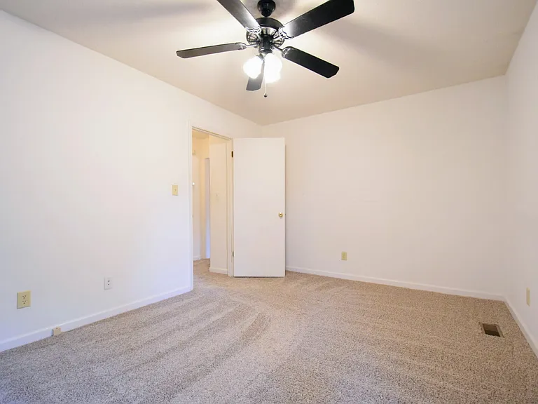 1328 Butterwood Cir — Photo 10