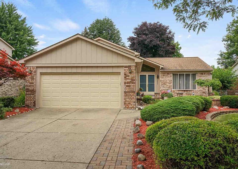 1st image of 42841 Sycamore Dr